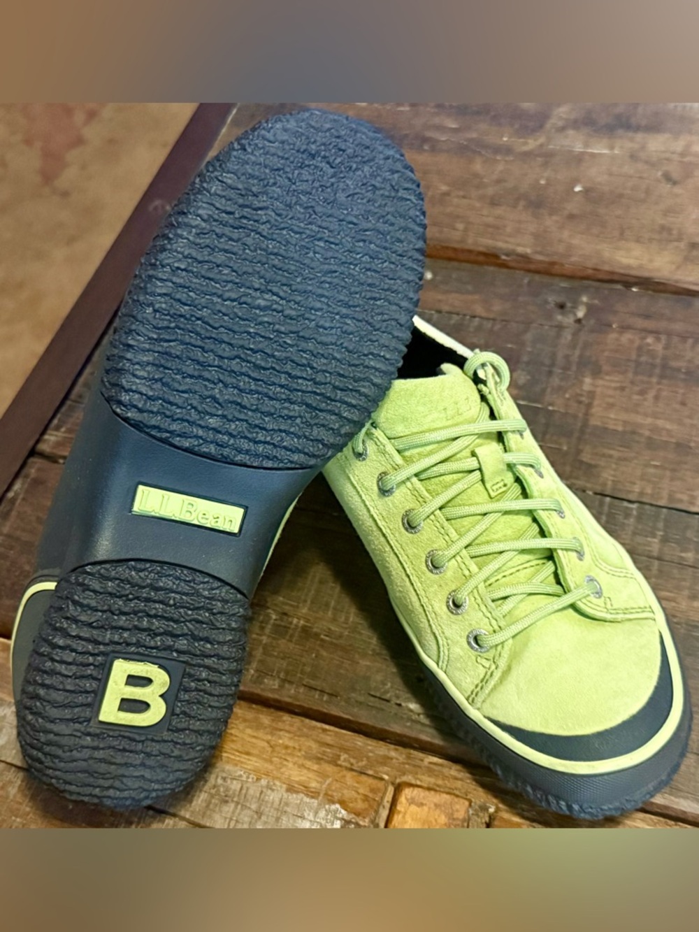 L.L. Bean Green Suede Casual Sneakers Women’s Size 8 wide (cushion+comfort) - Picture 4 of 8